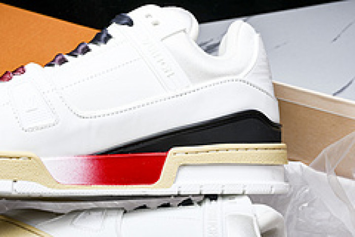 L&V SNEAKERS