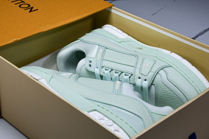 L&V SNEAKERS