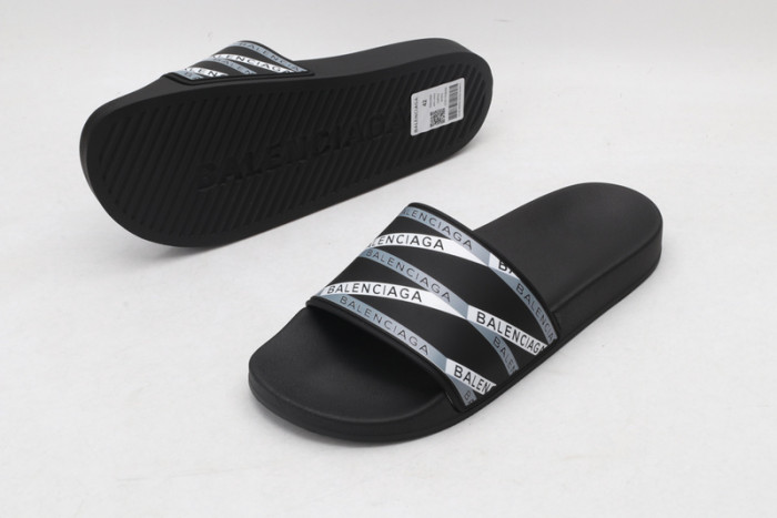 BLEN DESIGNER SLIPPERS