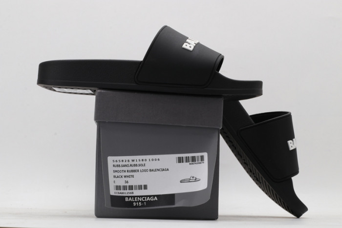 BLEN DESIGNER SLIPPERS