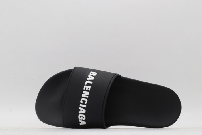 BLEN DESIGNER SLIPPERS