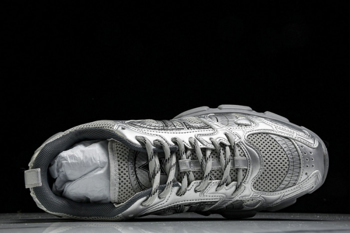 D designer sneaker