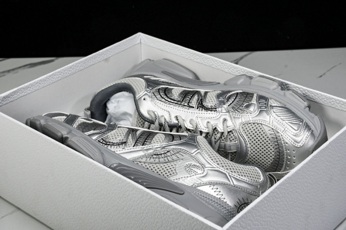D designer sneaker