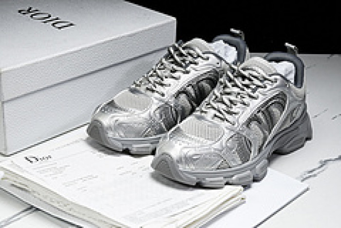 D designer sneaker
