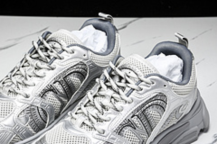 D designer sneaker