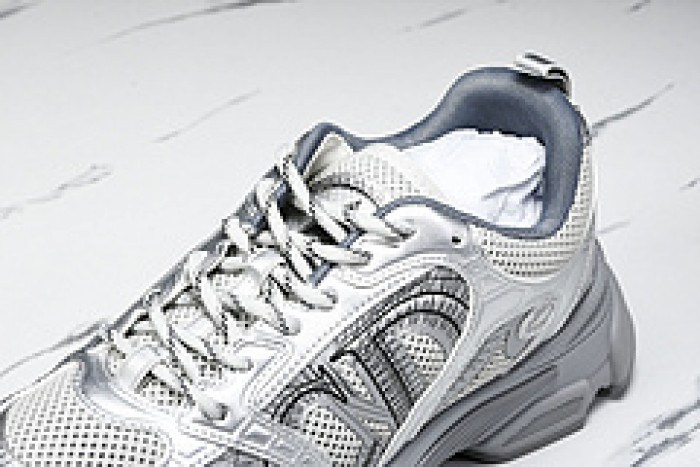 D designer sneaker