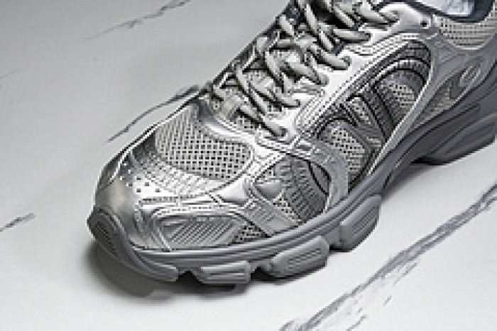 D designer sneaker