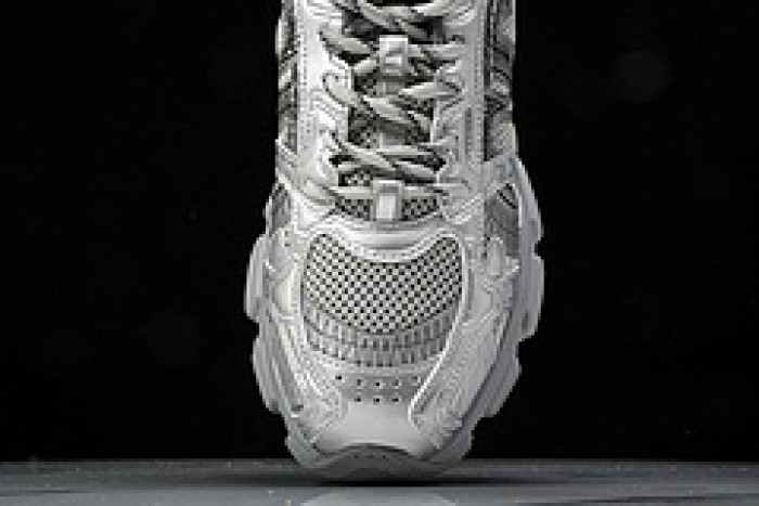 D designer sneaker