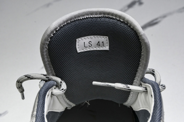 D designer sneaker