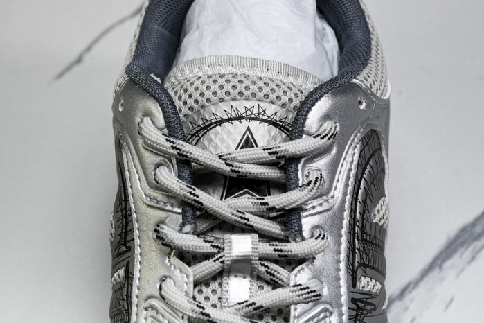 D designer sneaker