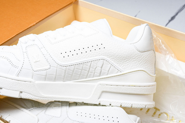 L&V SNEAKERS