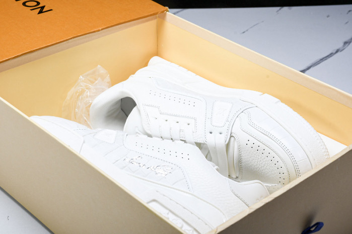 L&V SNEAKERS