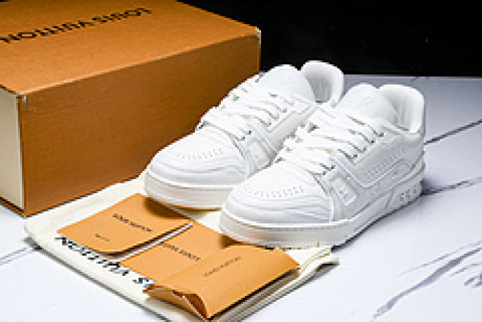 L&V SNEAKERS