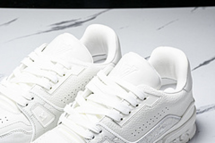 L&V SNEAKERS