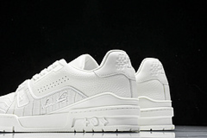 L&V SNEAKERS