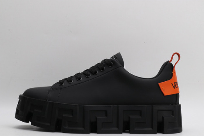 VER DESIGNER SNEAKERS
