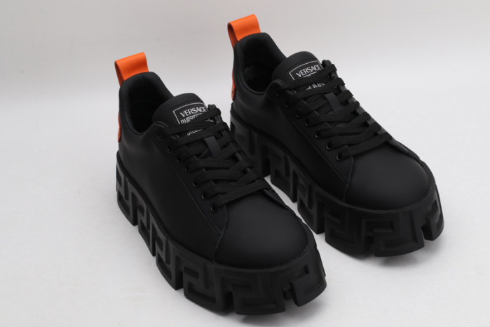 VER DESIGNER SNEAKERS