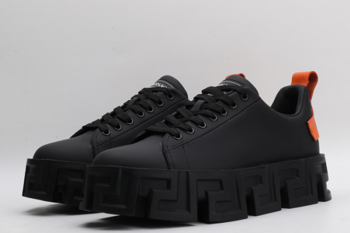VER DESIGNER SNEAKERS