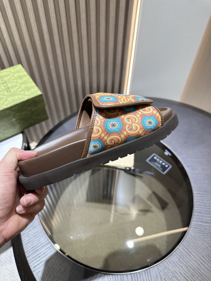 G DESIGNER SLIPPERS