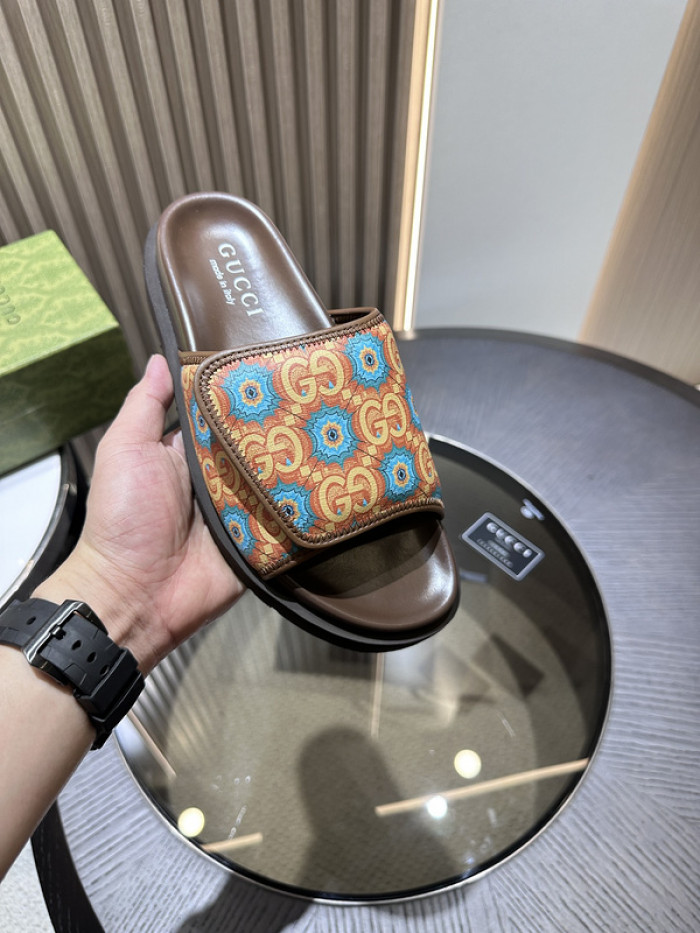G DESIGNER SLIPPERS