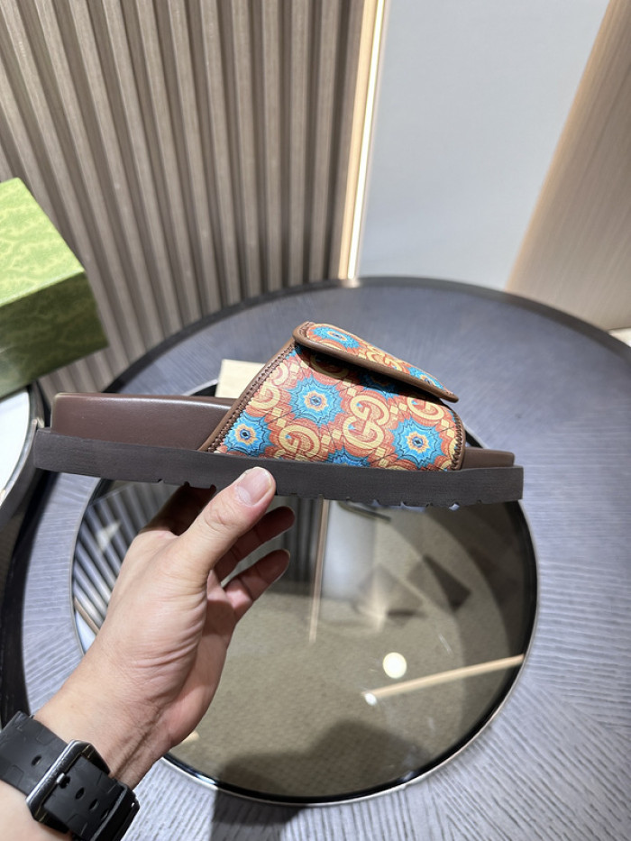 G DESIGNER SLIPPERS