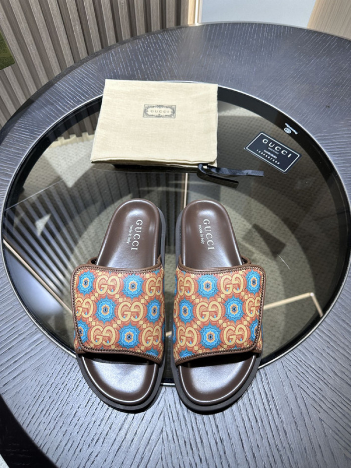 G DESIGNER SLIPPERS