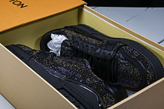 L&V SNEAKERS