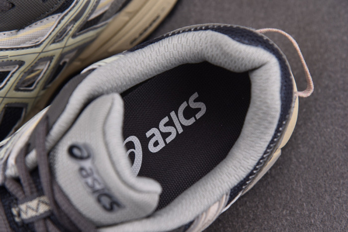 As*ic*ss shoes
