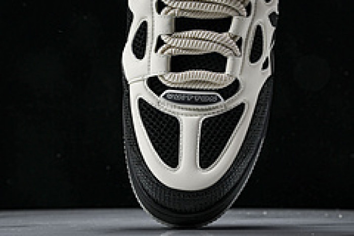 L&V SNEAKERS