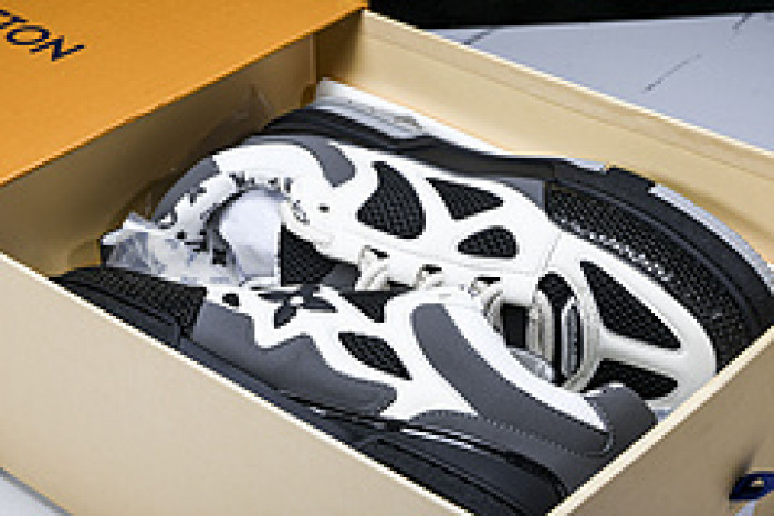 L&V SNEAKERS