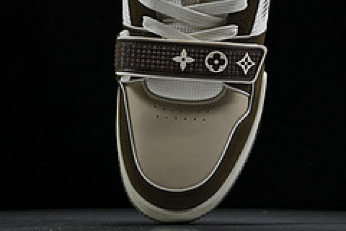 L&V SNEAKERS