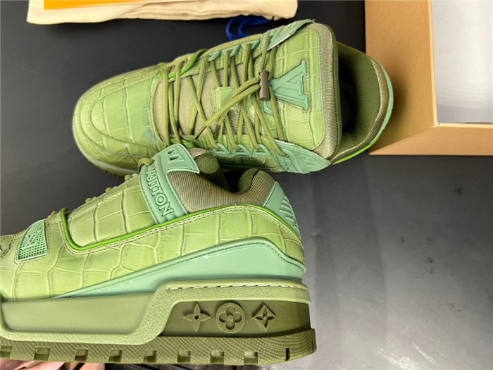 L&V SNEAKERS