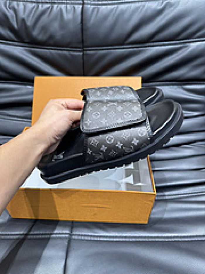 L&V SLIPPERS
