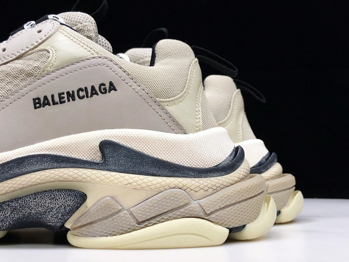 BLEN Triple S Beige 536737 W09O6 9787