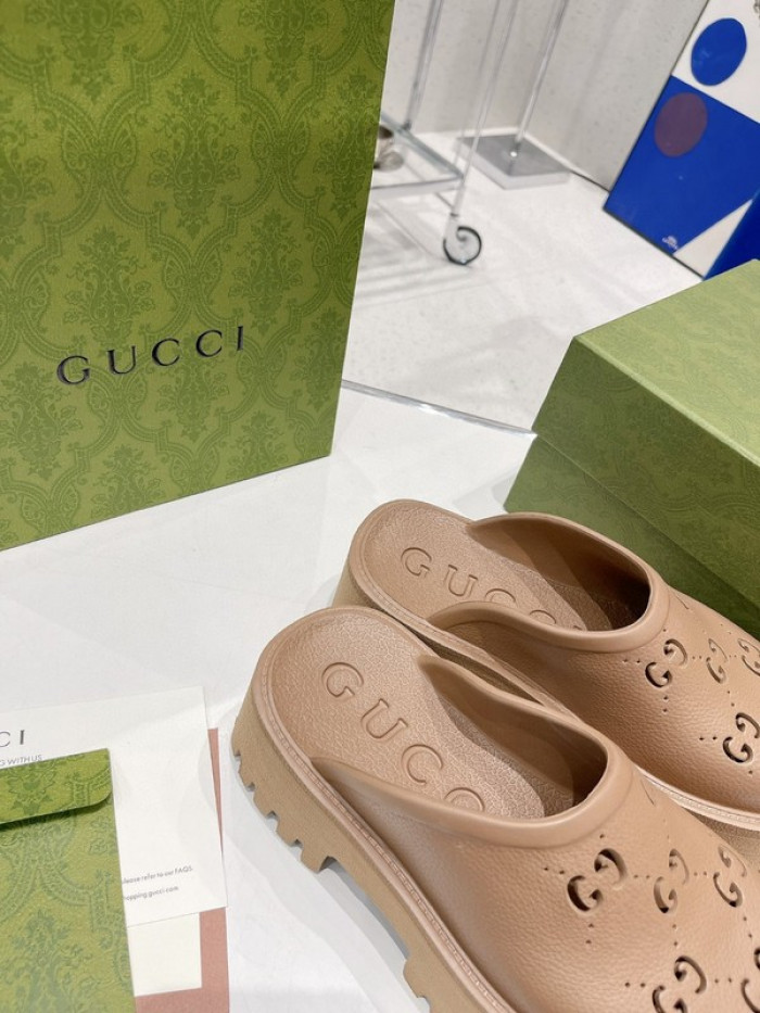 G DESIGNER SLIPPERS
