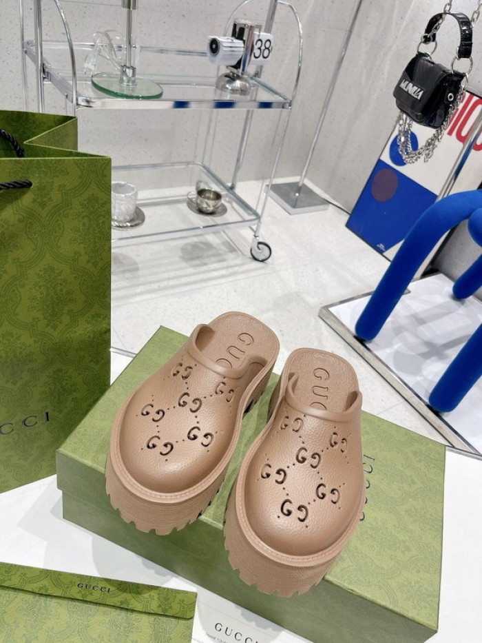 G DESIGNER SLIPPERS
