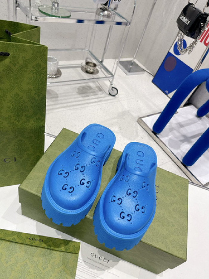 G DESIGNER SLIPPERS