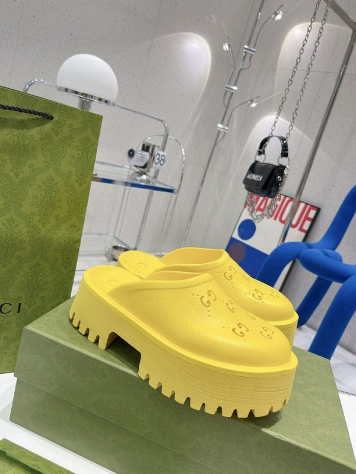 G DESIGNER SLIPPERS
