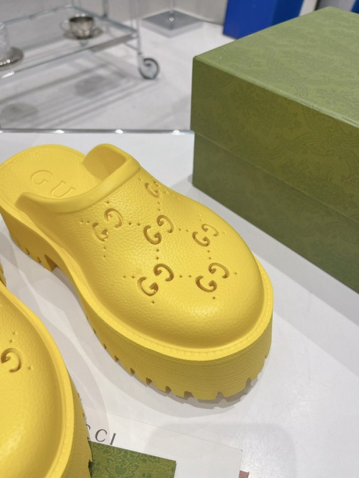G DESIGNER SLIPPERS