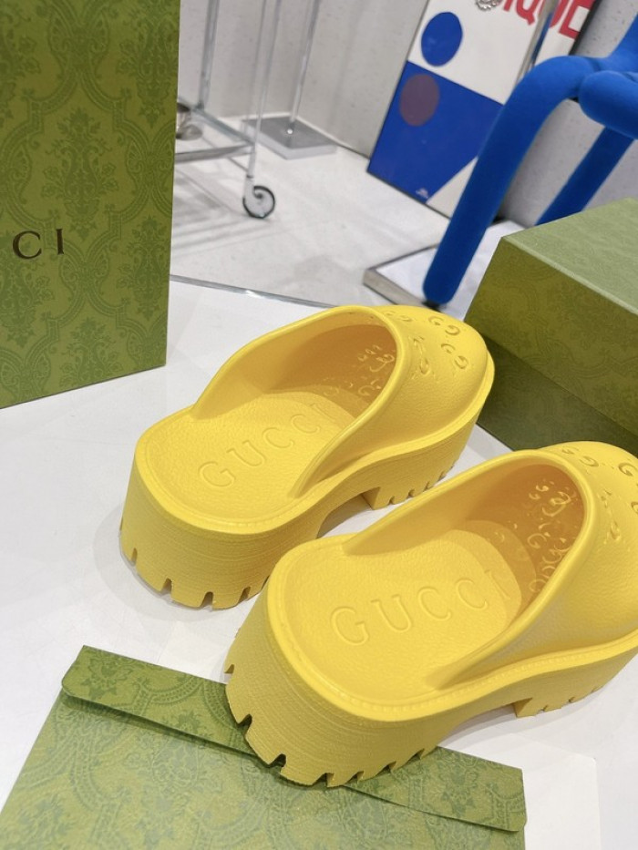 G DESIGNER SLIPPERS