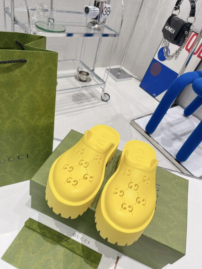 G DESIGNER SLIPPERS