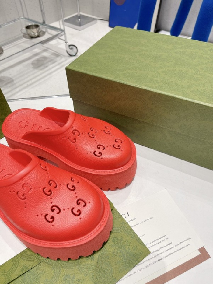 G DESIGNER SLIPPERS