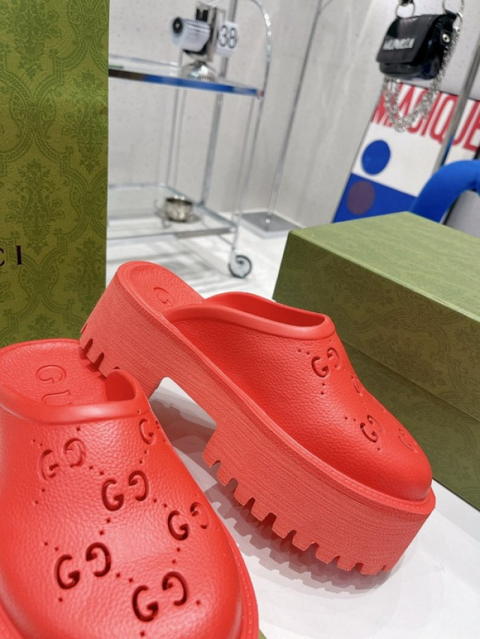 G DESIGNER SLIPPERS