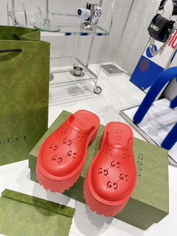 G DESIGNER SLIPPERS