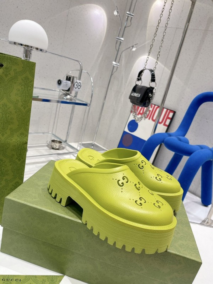 G DESIGNER SLIPPERS