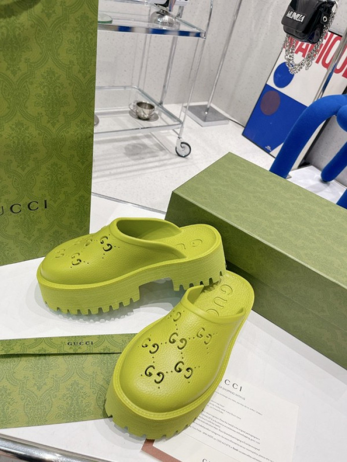 G DESIGNER SLIPPERS