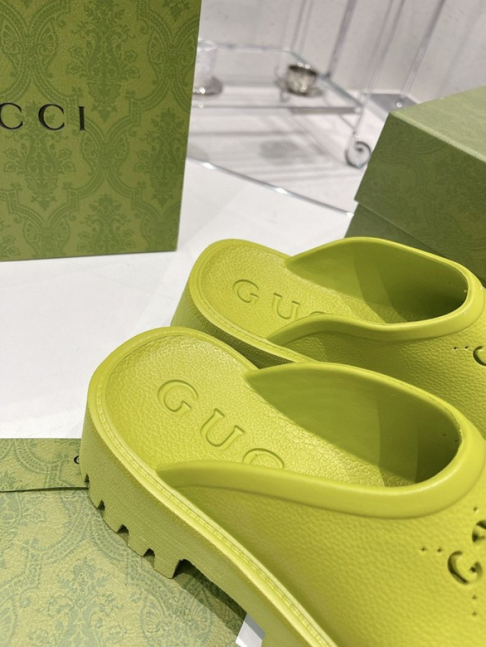 G DESIGNER SLIPPERS