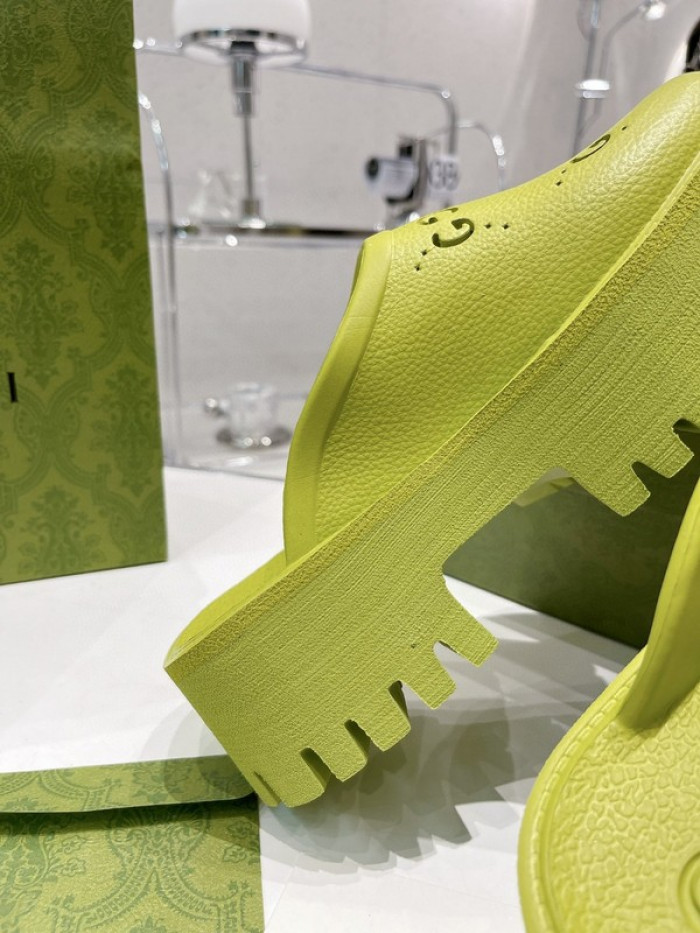 G DESIGNER SLIPPERS