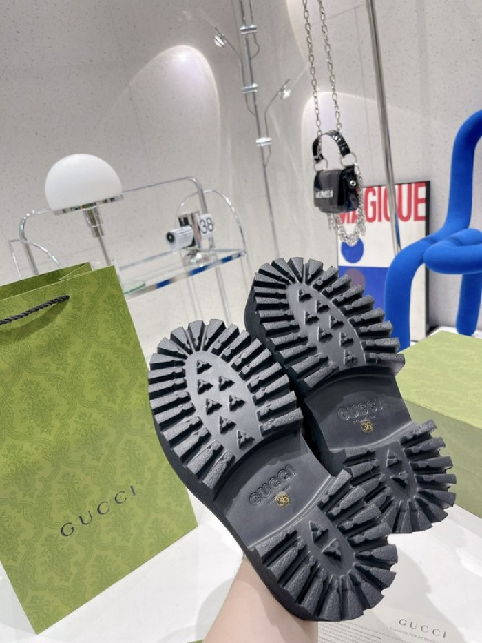 G DESIGNER SLIPPERS