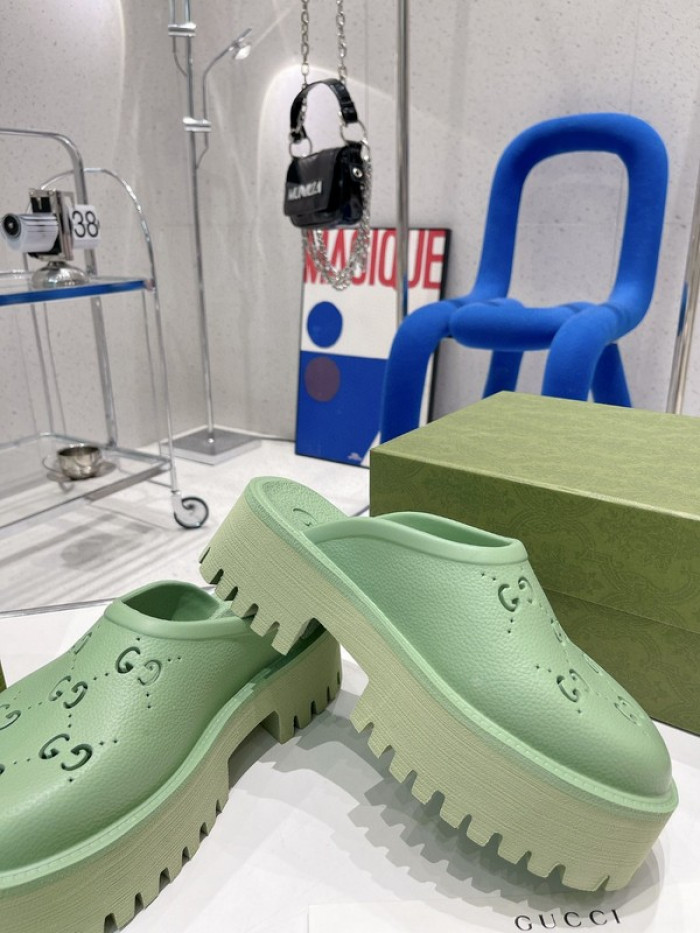 G DESIGNER SLIPPERS